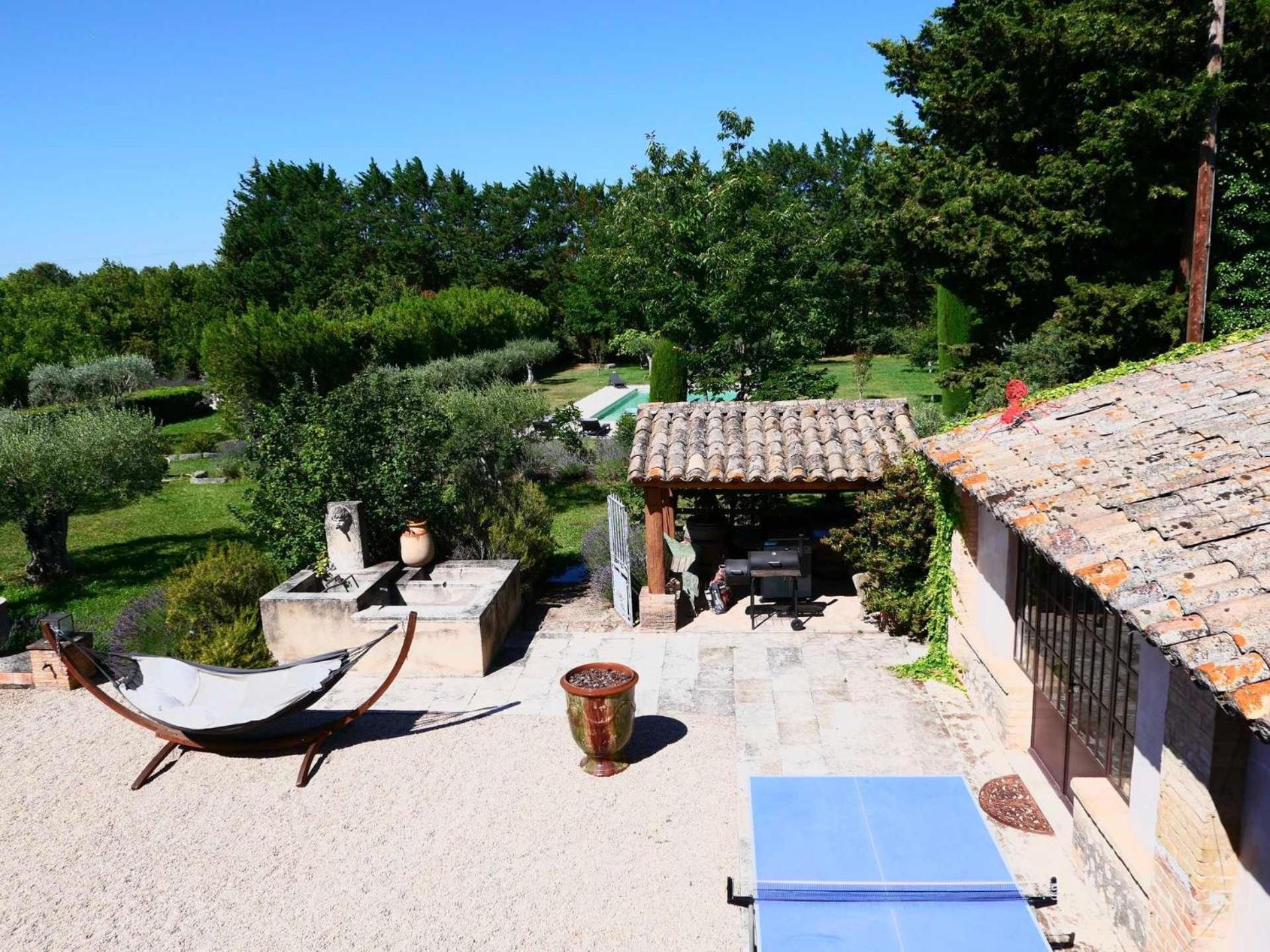Superbe Mas Provençal 600m2 avec une Superbe Piscine Chauffée et très grand jardin 9000m2, situé au cœur du Luberon en campagne proche de L'Isle sur la Sorgue, 12 personnes, LS2-17 FIGNOULADO Cavaillon Esterno foto