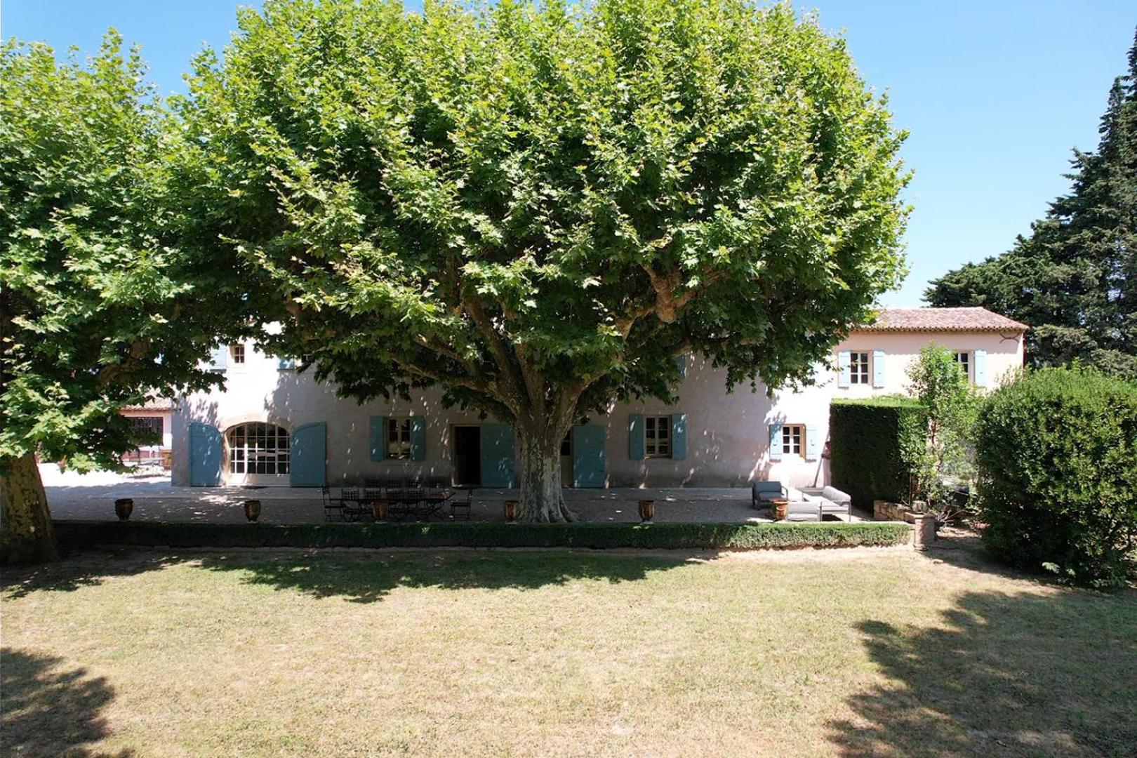 Superbe Mas Provençal 600m2 avec une Superbe Piscine Chauffée et très grand jardin 9000m2, situé au cœur du Luberon en campagne proche de L'Isle sur la Sorgue, 12 personnes, LS2-17 FIGNOULADO Cavaillon Esterno foto