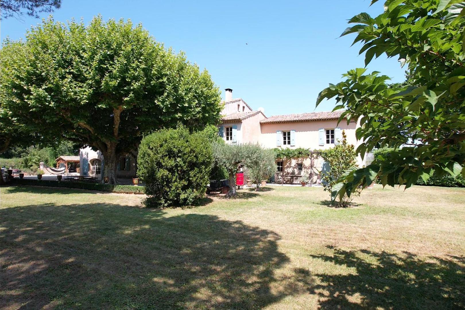 Superbe Mas Provençal 600m2 avec une Superbe Piscine Chauffée et très grand jardin 9000m2, situé au cœur du Luberon en campagne proche de L'Isle sur la Sorgue, 12 personnes, LS2-17 FIGNOULADO Cavaillon Esterno foto