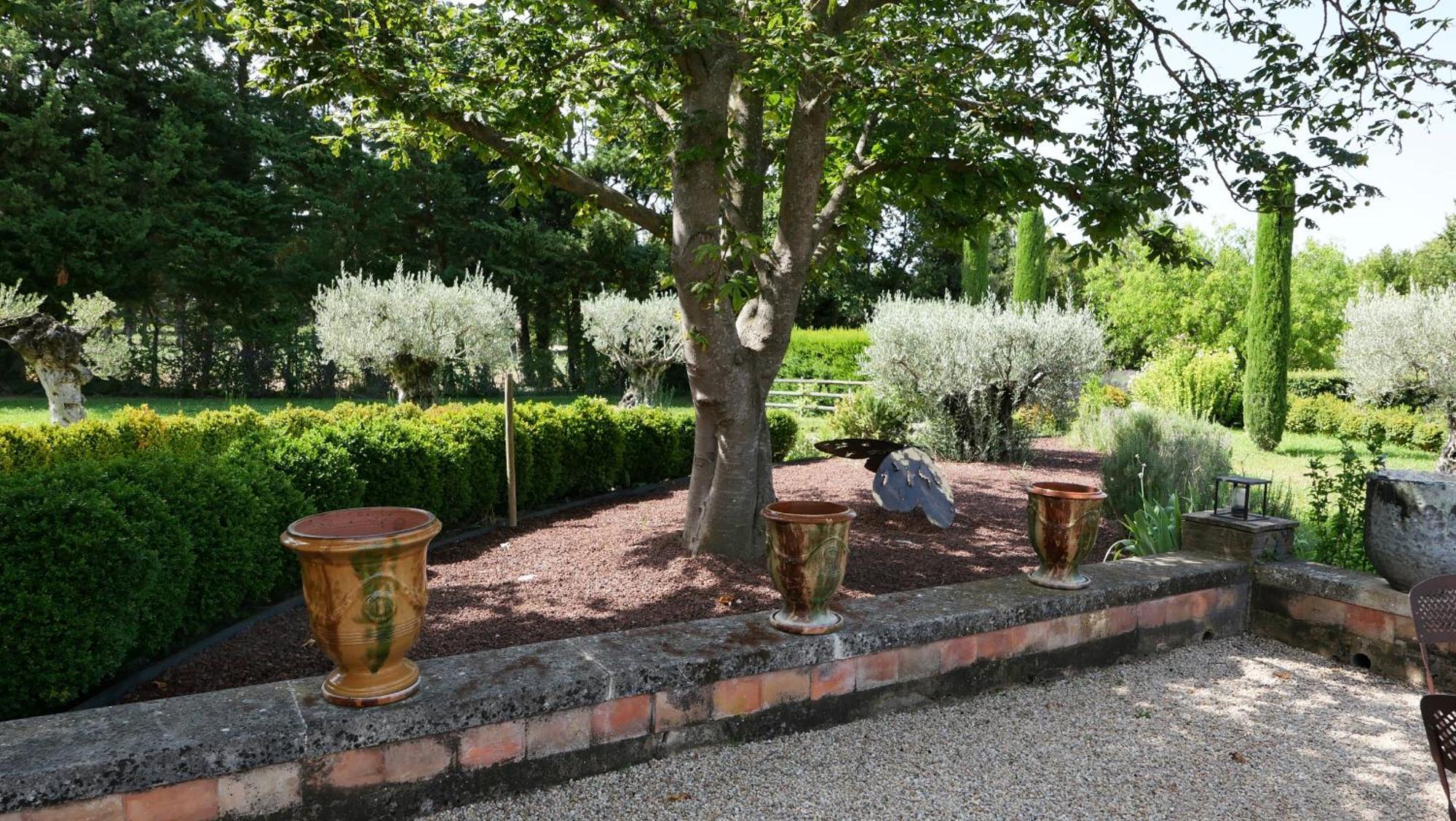 Superbe Mas Provençal 600m2 avec une Superbe Piscine Chauffée et très grand jardin 9000m2, situé au cœur du Luberon en campagne proche de L'Isle sur la Sorgue, 12 personnes, LS2-17 FIGNOULADO Cavaillon Esterno foto