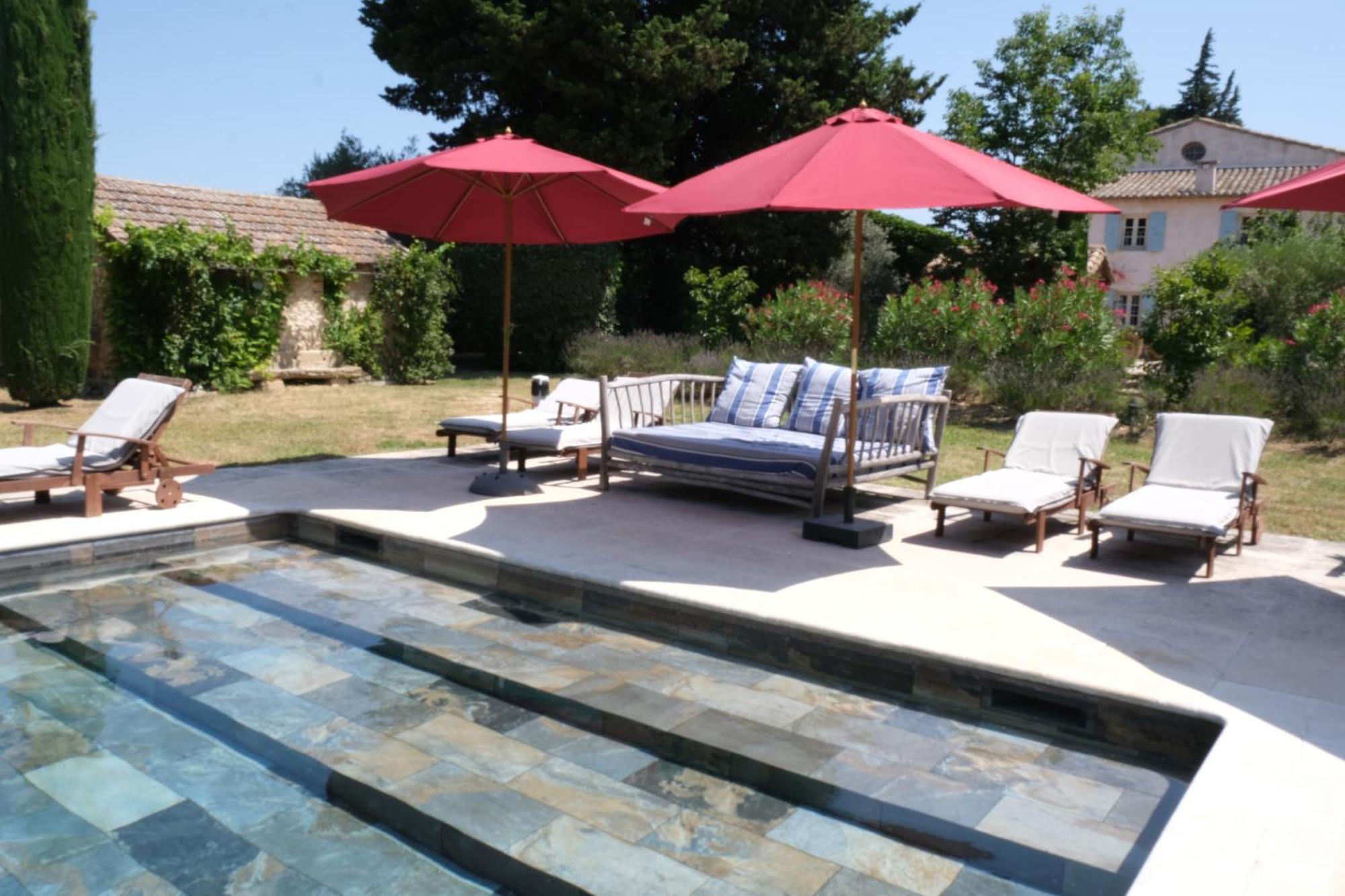 Superbe Mas Provençal 600m2 avec une Superbe Piscine Chauffée et très grand jardin 9000m2, situé au cœur du Luberon en campagne proche de L'Isle sur la Sorgue, 12 personnes, LS2-17 FIGNOULADO Cavaillon Esterno foto