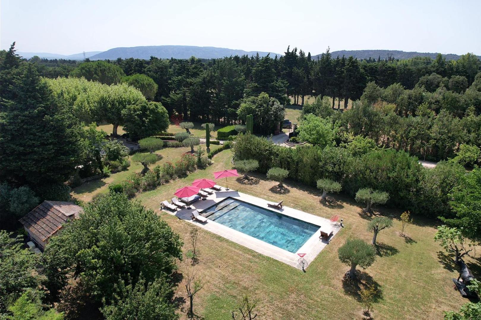 Superbe Mas Provençal 600m2 avec une Superbe Piscine Chauffée et très grand jardin 9000m2, situé au cœur du Luberon en campagne proche de L'Isle sur la Sorgue, 12 personnes, LS2-17 FIGNOULADO Cavaillon Esterno foto
