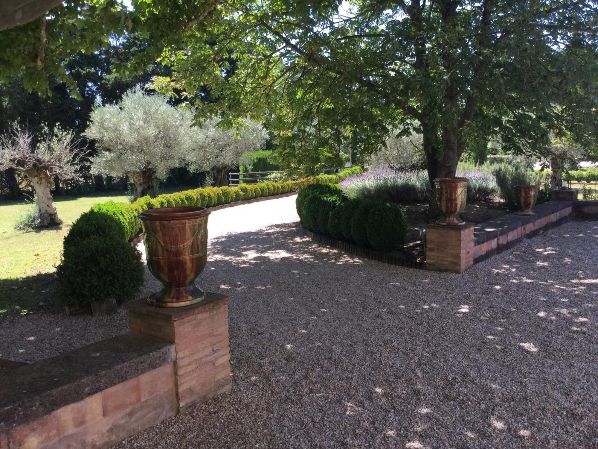 Superbe Mas Provençal 600m2 avec une Superbe Piscine Chauffée et très grand jardin 9000m2, situé au cœur du Luberon en campagne proche de L'Isle sur la Sorgue, 12 personnes, LS2-17 FIGNOULADO Cavaillon Esterno foto