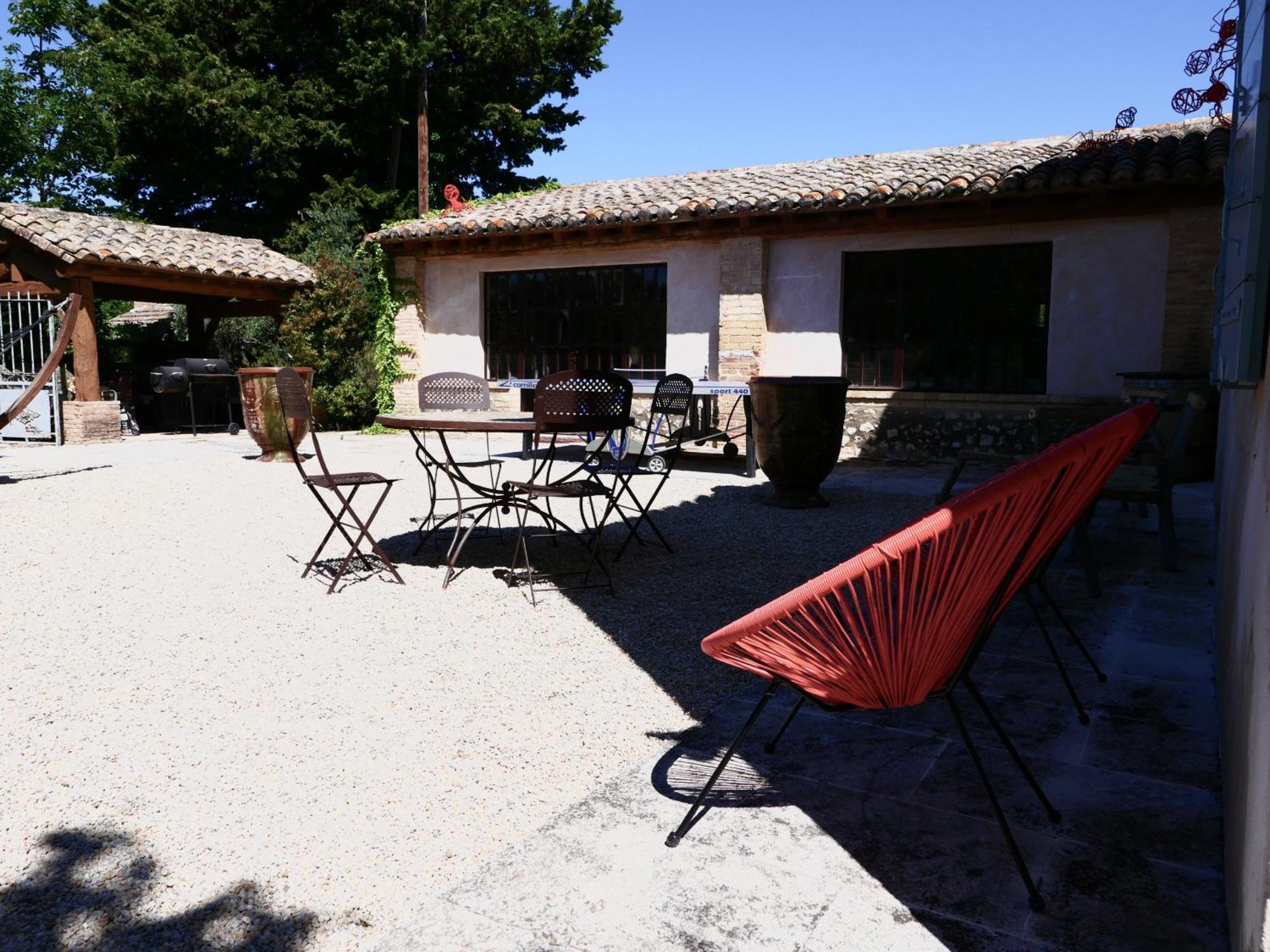 Superbe Mas Provençal 600m2 avec une Superbe Piscine Chauffée et très grand jardin 9000m2, situé au cœur du Luberon en campagne proche de L'Isle sur la Sorgue, 12 personnes, LS2-17 FIGNOULADO Cavaillon Esterno foto