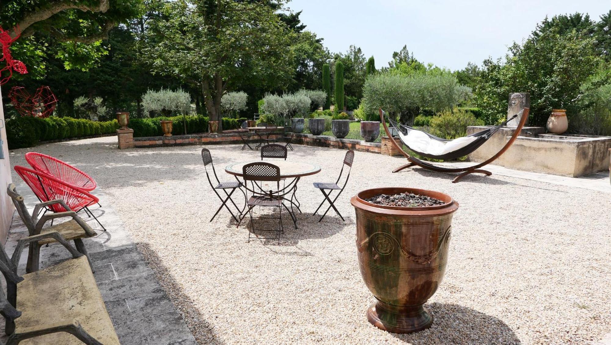 Superbe Mas Provençal 600m2 avec une Superbe Piscine Chauffée et très grand jardin 9000m2, situé au cœur du Luberon en campagne proche de L'Isle sur la Sorgue, 12 personnes, LS2-17 FIGNOULADO Cavaillon Esterno foto