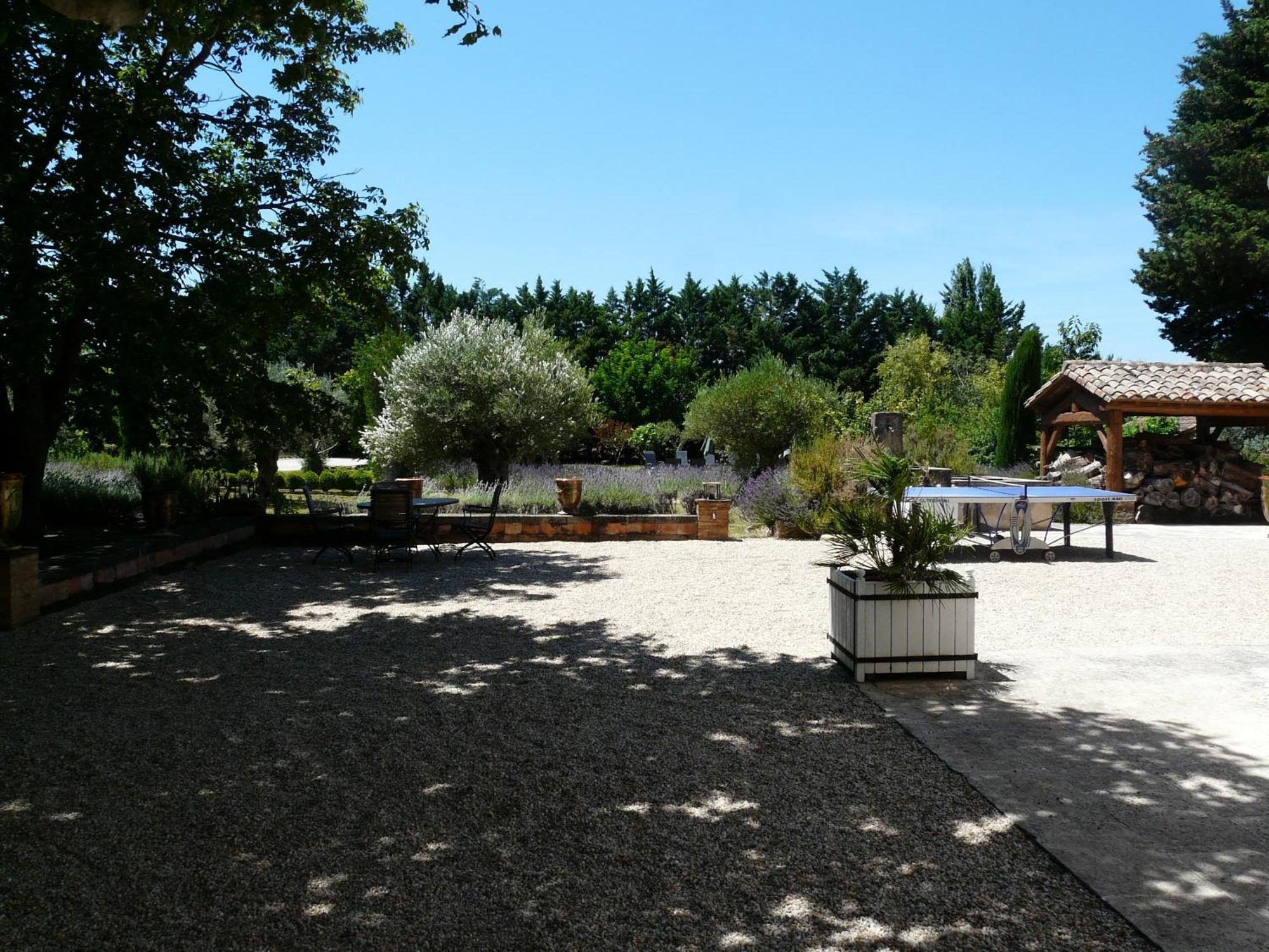 Superbe Mas Provençal 600m2 avec une Superbe Piscine Chauffée et très grand jardin 9000m2, situé au cœur du Luberon en campagne proche de L'Isle sur la Sorgue, 12 personnes, LS2-17 FIGNOULADO Cavaillon Esterno foto
