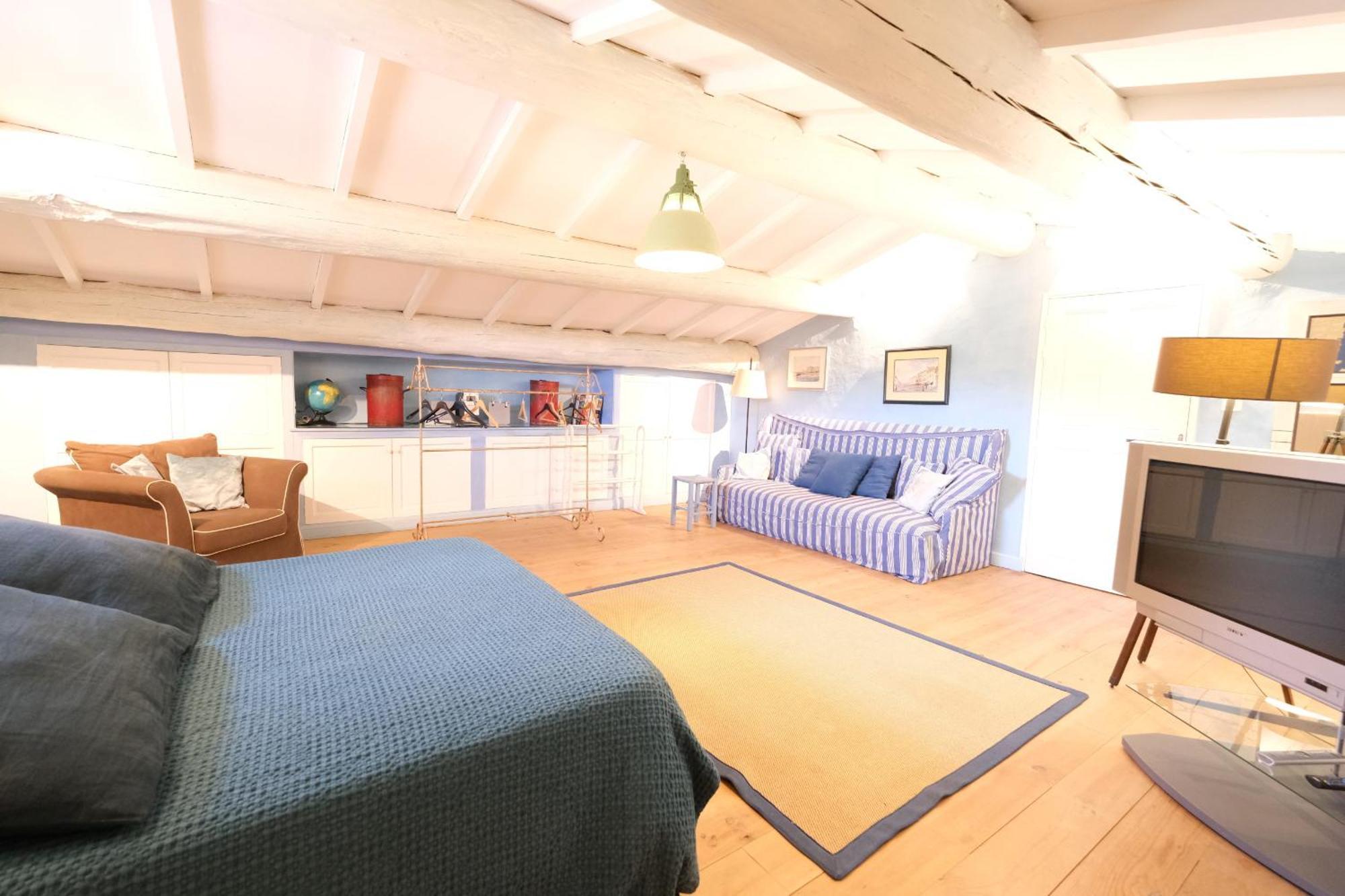 Superbe Mas Provençal 600m2 avec une Superbe Piscine Chauffée et très grand jardin 9000m2, situé au cœur du Luberon en campagne proche de L'Isle sur la Sorgue, 12 personnes, LS2-17 FIGNOULADO Cavaillon Esterno foto