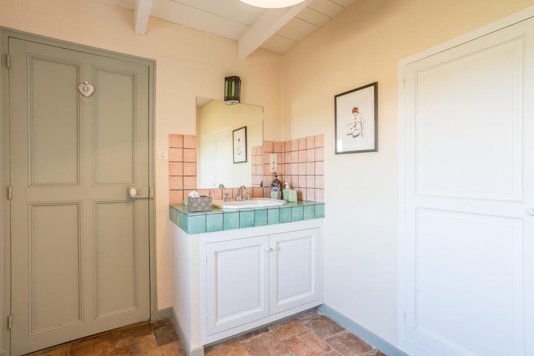 Superbe Mas Provençal 600m2 avec une Superbe Piscine Chauffée et très grand jardin 9000m2, situé au cœur du Luberon en campagne proche de L'Isle sur la Sorgue, 12 personnes, LS2-17 FIGNOULADO Cavaillon Esterno foto