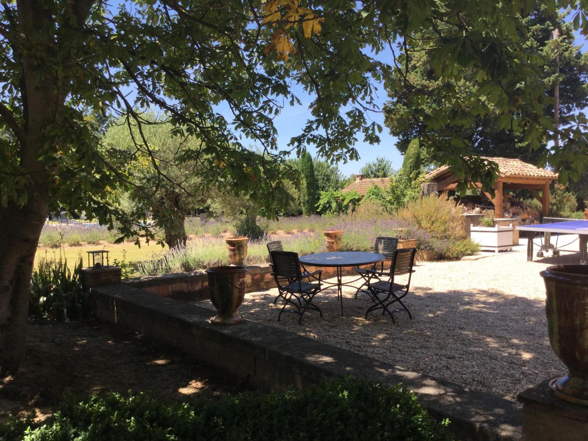 Superbe Mas Provençal 600m2 avec une Superbe Piscine Chauffée et très grand jardin 9000m2, situé au cœur du Luberon en campagne proche de L'Isle sur la Sorgue, 12 personnes, LS2-17 FIGNOULADO Cavaillon Esterno foto