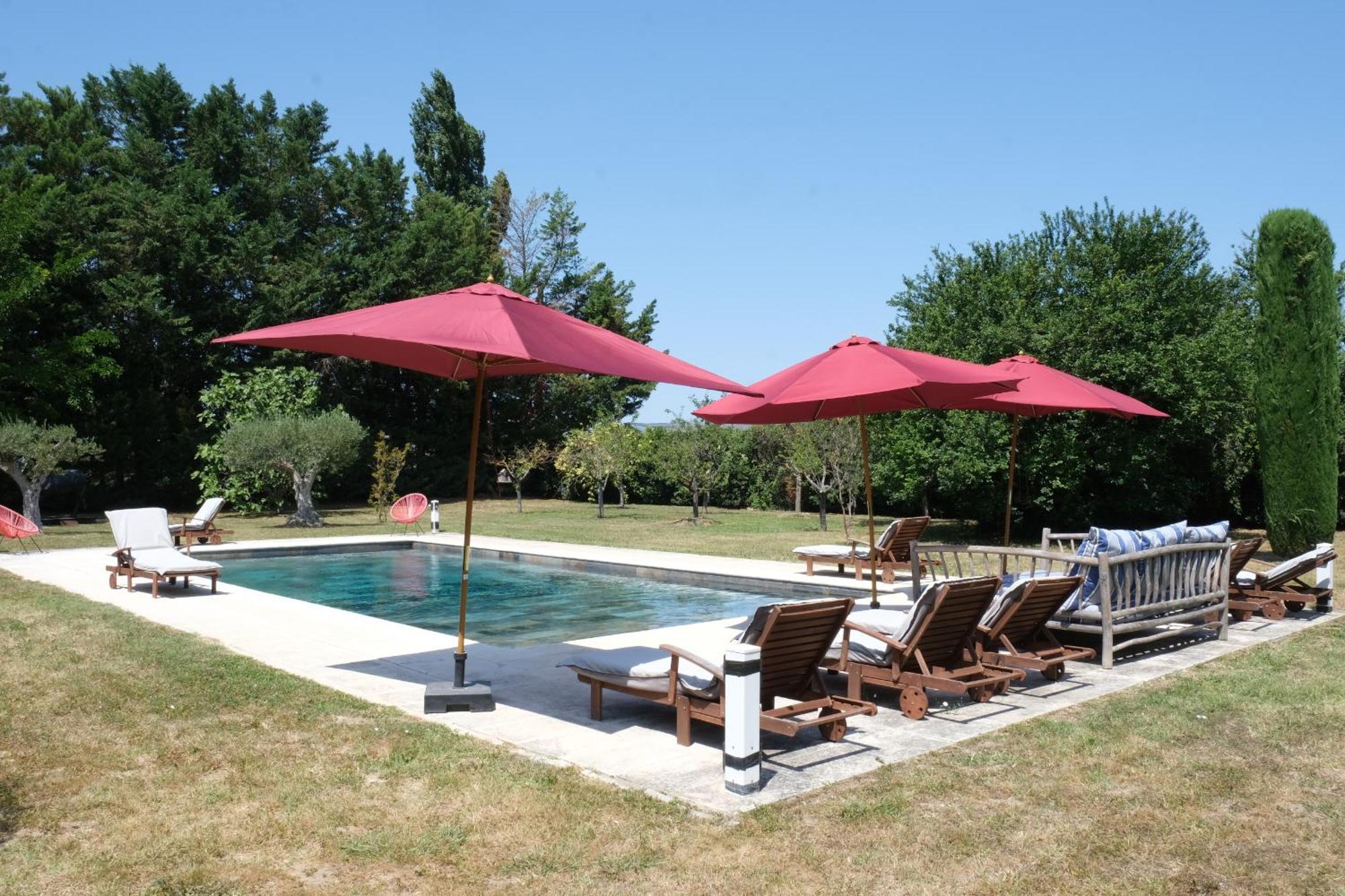 Superbe Mas Provençal 600m2 avec une Superbe Piscine Chauffée et très grand jardin 9000m2, situé au cœur du Luberon en campagne proche de L'Isle sur la Sorgue, 12 personnes, LS2-17 FIGNOULADO Cavaillon Esterno foto