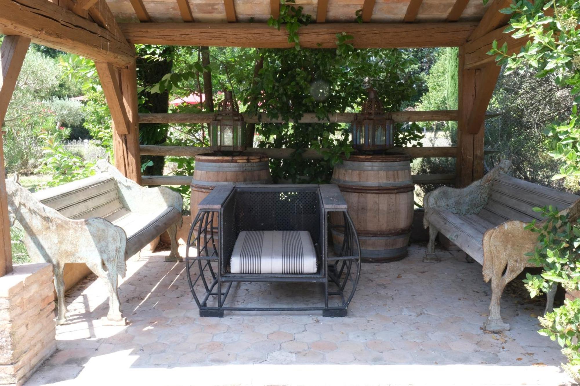 Superbe Mas Provençal 600m2 avec une Superbe Piscine Chauffée et très grand jardin 9000m2, situé au cœur du Luberon en campagne proche de L'Isle sur la Sorgue, 12 personnes, LS2-17 FIGNOULADO Cavaillon Esterno foto