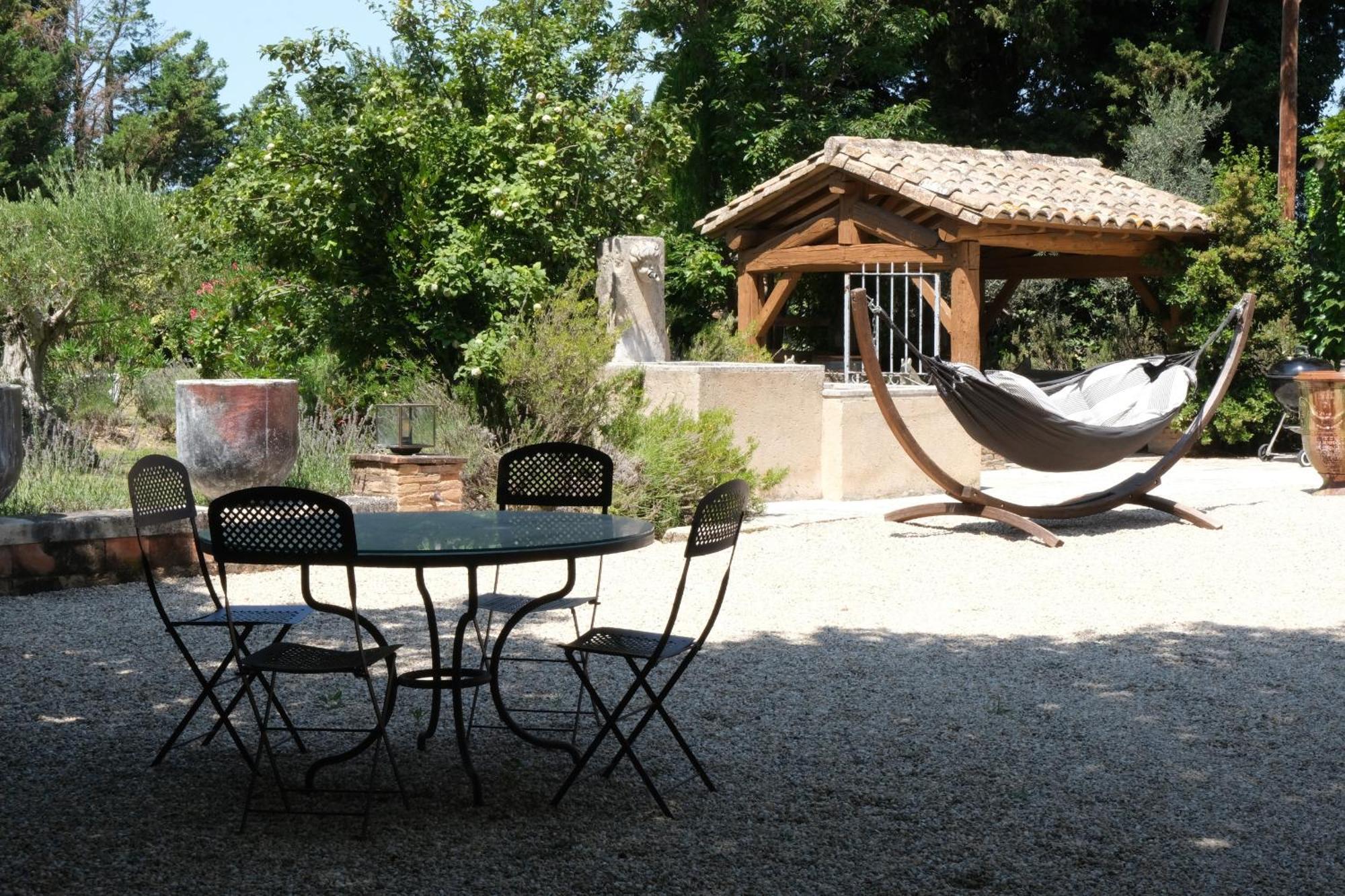 Superbe Mas Provençal 600m2 avec une Superbe Piscine Chauffée et très grand jardin 9000m2, situé au cœur du Luberon en campagne proche de L'Isle sur la Sorgue, 12 personnes, LS2-17 FIGNOULADO Cavaillon Esterno foto