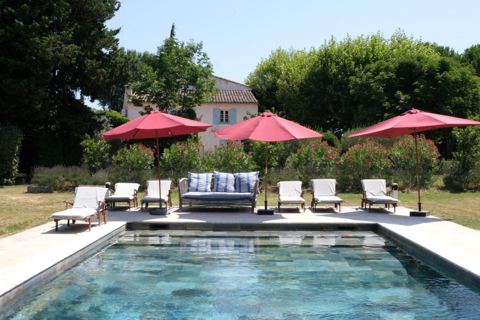 Superbe Mas Provençal 600m2 avec une Superbe Piscine Chauffée et très grand jardin 9000m2, situé au cœur du Luberon en campagne proche de L'Isle sur la Sorgue, 12 personnes, LS2-17 FIGNOULADO Cavaillon Esterno foto
